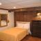 EWR AIRPORT Multilevel Guest House Room with 2-3 Beds