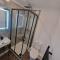 5 mins from the Eden Project Baybreeze Holiday Apartment, Sea Views, Super Kingsize Beds