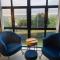 5 mins from the Eden Project Baybreeze Holiday Apartment, Sea Views, Super Kingsize Beds