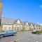 5 mins from the Eden Project Baybreeze Holiday Apartment, Sea Views, Super Kingsize Beds
