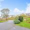 5 mins from the Eden Project Baybreeze Holiday Apartment, Sea Views, Super Kingsize Beds