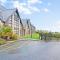 5 mins from the Eden Project Baybreeze Holiday Apartment, Sea Views, Super Kingsize Beds