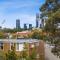 Top level one bedroom apartment with MCG views - Melbourne