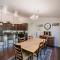 47MF - WiFi - Fireplace - Sleeps 6