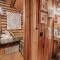 76GS - Genuine Log Cabin - WiFi - Pets Ok - Sleeps 4 home - Glacier