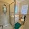 STUDIO Apt 9 Bright comfy with pool on South Coast