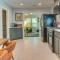 Centrally Located Home with Patio in Oklahoma City - Оклахома-Сити