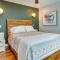 Centrally Located Home with Patio in Oklahoma City - Оклахома-Сити