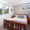 Cowes Coastal Retro Cottage