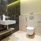 Bespoke Holiday Homes - Palm Jumeirah- 2 Bedroom Sea View with Pool & Beach Access, The 8