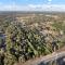 BnB Hyperion - 4BR Pet-Friendly Retreat w Firepit - Eustis