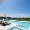 Cresto Iconic Villa, with Heated Spa Whirlpool, By ThinkVilla - Angeliana