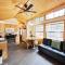 Sally's Cabin is a quaint two bedroom tiny home - وودلاند بارك