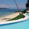 Kembali CONDO Resort with Sea View