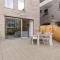 Huswell - New holiday home with parking near the beach