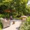 Peacefully located villa with stunning garden and hot tub - Oostkamp