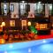 Four Seasons Apart Hotel