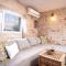 Heritage Stone House Retreat -Free parking
