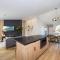 Entire house - 4 Bedroom & 2 Bath, 5 Min to Beach