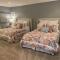 Beautiful 4 BR, 4.5 Bath, Executive Home w In Ground Pool & Handicap Accessible! - 路易斯威尔