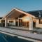 Country Hamptons Coastal Chic with Heated Pool - Ruakaka