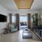 Sea Breeze Santorini Beach Resort, Curio By Hilton - 佩里沃罗