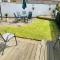 Arma Short Stays 122 - Spacious 3 Bed Oxford House Sleeps 5 - FREE PARKNG For 2 Vehicles - Large Garden