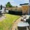 Arma Short Stays 122 - Spacious 3 Bed Oxford House Sleeps 5 - FREE PARKNG For 2 Vehicles - Large Garden
