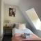 Poplar House-2Bedroom house in town centre with free Parking by ShortStays4U