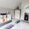 Eden Cottage - 9 Guests, Sea Views, Central Cowes, Ferry Deal