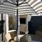 Modern and Private Guesthouse with Hot Tub located 500m to Havelock North Village