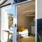 Modern and Private Guesthouse with Hot Tub located 500m to Havelock North Village