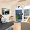 Modern and Private Guesthouse with Hot Tub located 500m to Havelock North Village
