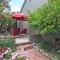 Charming Pasadena English Cottage on Tree Lined Street - باسادينا