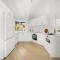 Stylish & Central Coastal Apartment