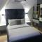 Loft Studio Unit in Lekki phase 1 - 2 ACs, Kitchen, Closet & Ironing room, Netflix, WI-FI, Bath tub 1