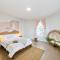 The East Rock, 4BR, On-site Parking, Washer & Dryer, Walk to Yale