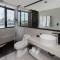 AmazINN Places Penthouse Deluxe, Skyline and Private Rooftop