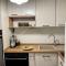 oompH Modern Apartment with Balcony - Varšava