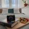 oompH Modern Apartment with Balcony - Varšava