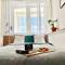 oompH Modern Apartment with Balcony - Varšava
