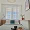 oompH Modern Apartment with Balcony - Varšava