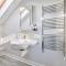 Snug House, sleeps 12 with hot tub on Retallack Resort
