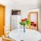 Apartments with a parking space Bilo, Primosten - 21366