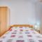 Apartments with a parking space Bilo, Primosten - 21366