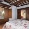 Borgo nel Chianti Istrice con piscina tennis e wifi