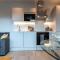 Apartment Nine Staines Upon Thames - Free Parking - Heathrow - Thorpe Park