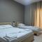Season Inn
