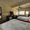 Mountain Harbor Queen Guest Room on Lake Ouachita