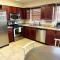Waterfront corner 2/1 Apt